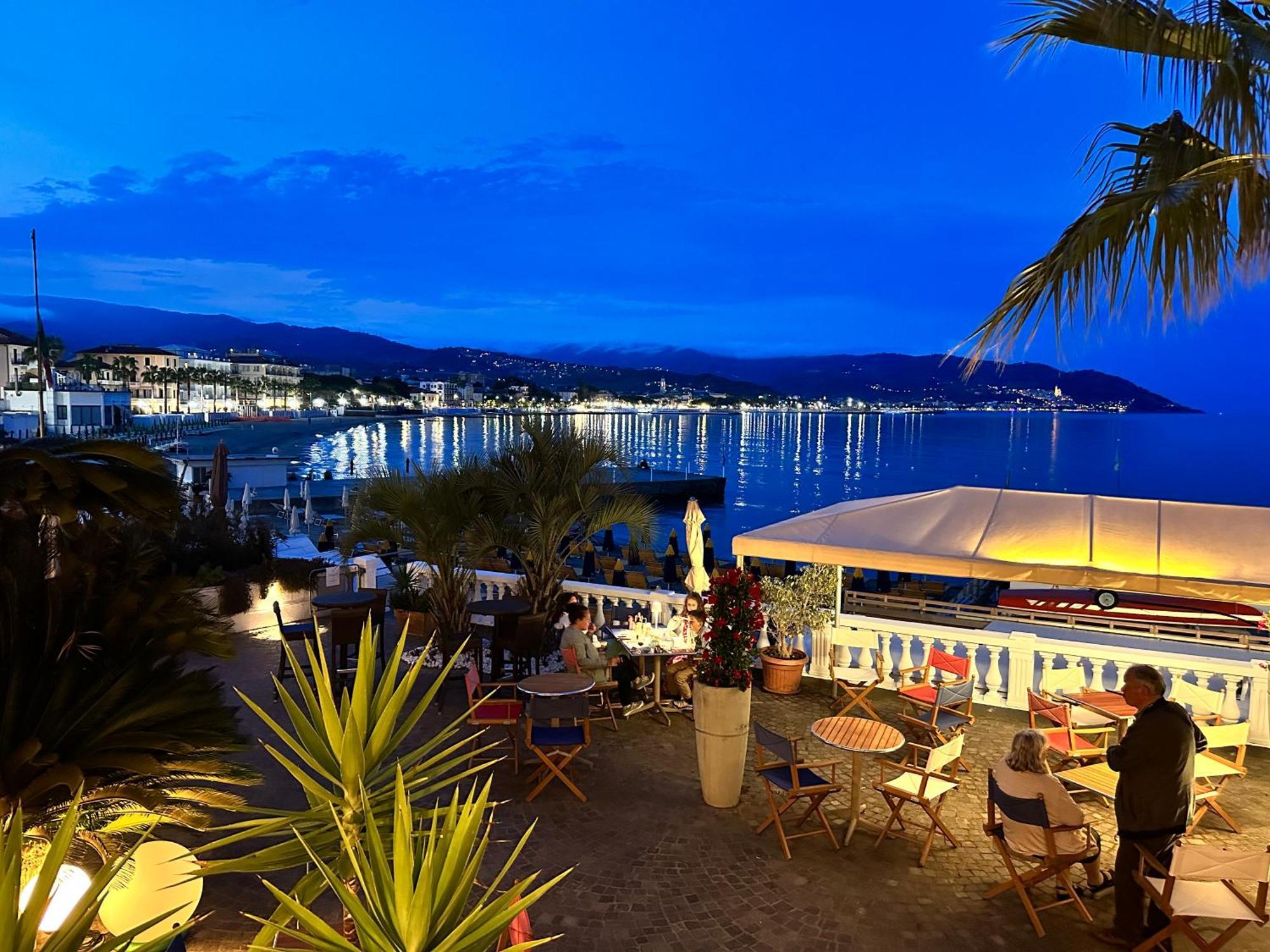 Hotel Golfo E Palme Diano Marina Exterior photo