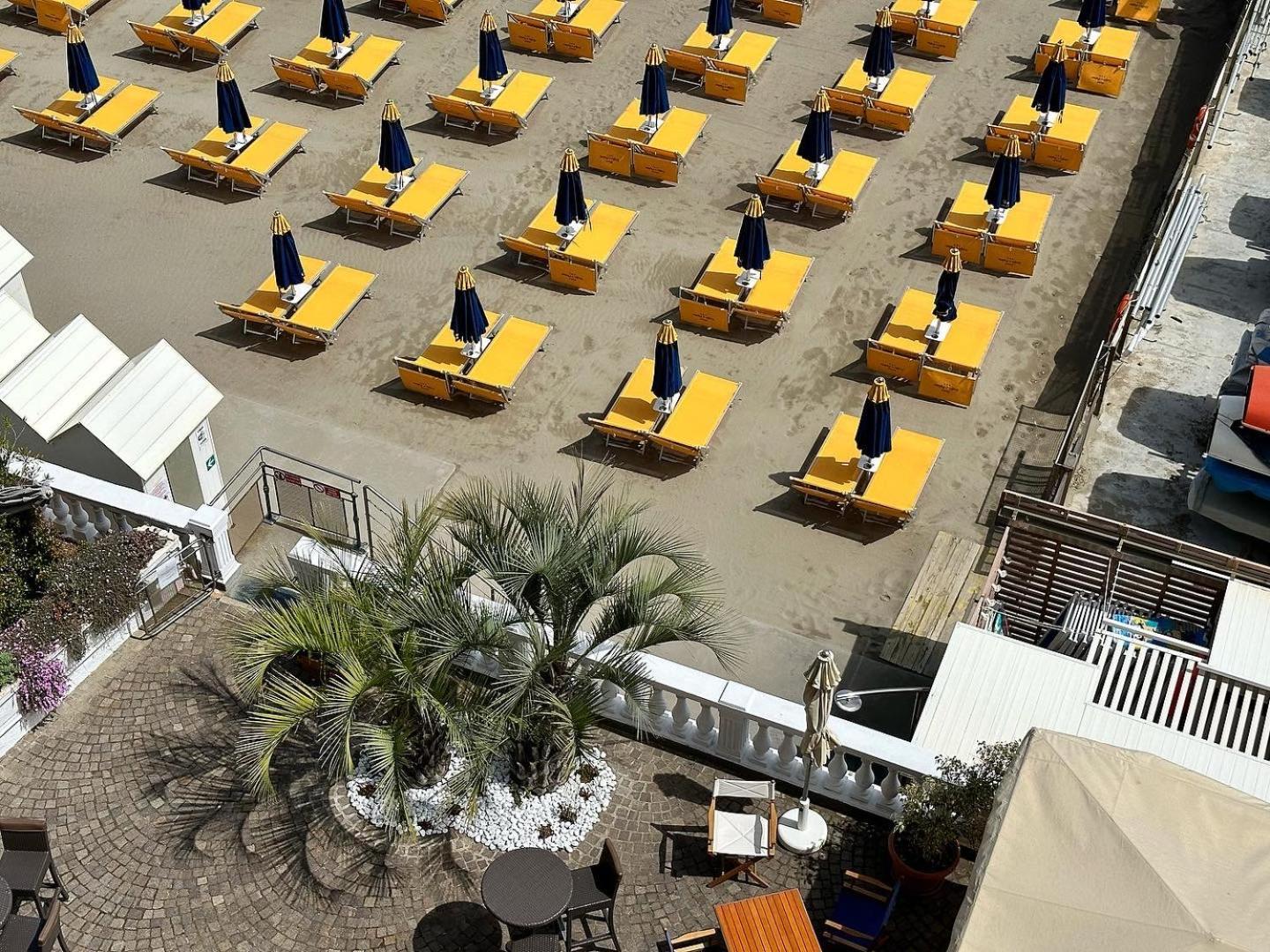 Hotel Golfo E Palme Diano Marina Exterior photo